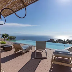 Skyline Holiday home